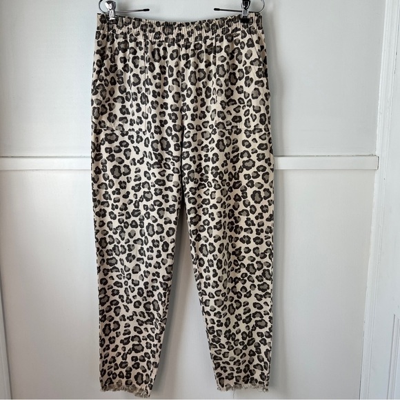 Monrow Leopard Print Cotton Raw Hem Crop Pull on Pants - Picture 4 of 14